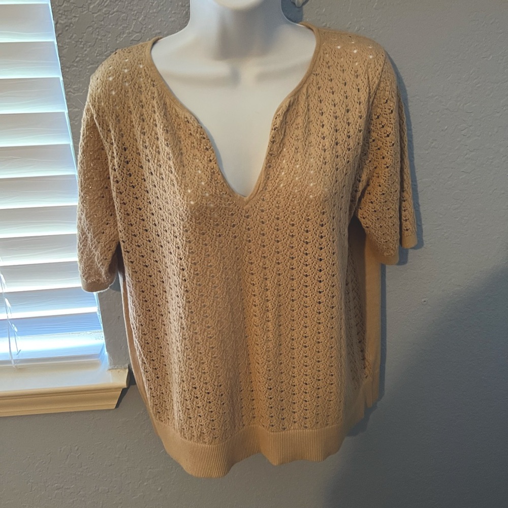Banana republic tan sweater top in excellent used condition.